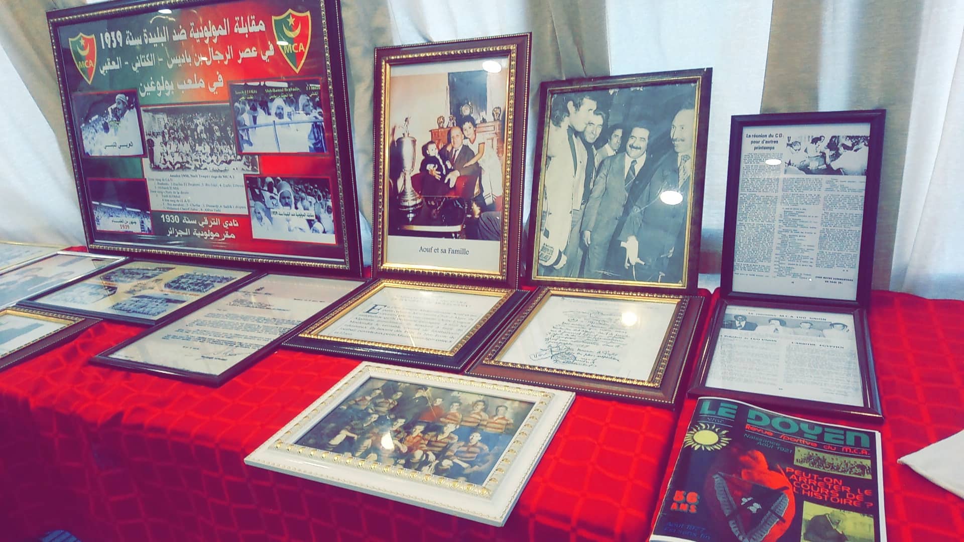 Le MC Alger fait don de plusieurs objets historiques au musée olympique